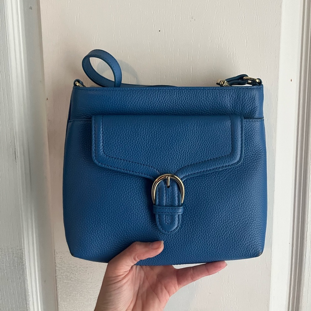 Ora Delphine Blue Crossbody Bag with Sleek Design